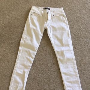 Girls white jeans too superlow